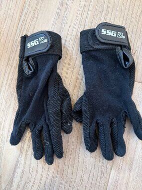 SSG Black Riding Gloves With Grip Dots & Adjustable Strap - Unisex Medium Size